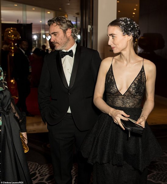 хоакин феникс, руни мара