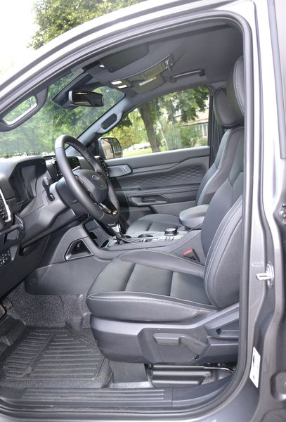 передние сиденья Ford Ranger, новый Ford Ranger, пикап Ford, Ford Ranger 2024, Ford Ranger 2024