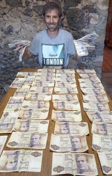 Чоловік, гроші, будівельник, знахідка,