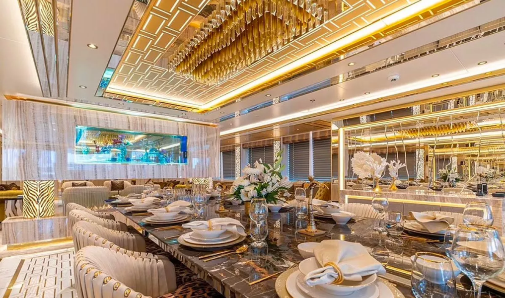 Суперяхта, яхта, Леона Суперяхта, яхта, Леона, плавателен съд, кораб, луксозна яхта, скъпа яхта, много лукс, вътрешен басейн, злато, дизайн, интериор