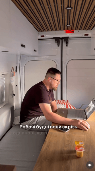 переобладнали бус в трейлер