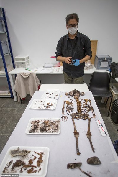 скелет, испания, находка
