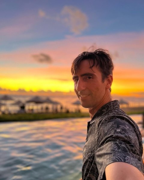 Джон Тисдейл 2 Тиндър. tinder bore, сайт за запознанства, Джон Тисдейл, програмист създаде сайт за запознанства, програмист създаде сайт за намиране на приятелка