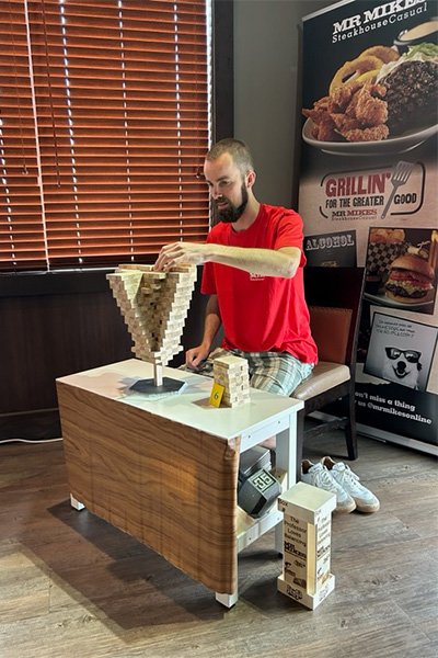 канадец составляет "Дженгу"