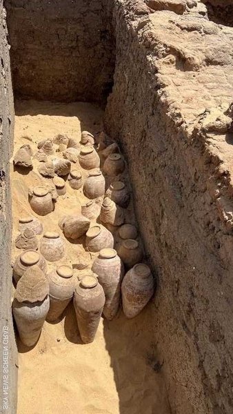 Мернейта похоронили в царской гробнице