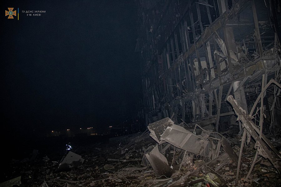 тц ретровиль, ретровиль район, трц ретровиль киев, трц киев, ретровиль горит, ретровиль взрыв