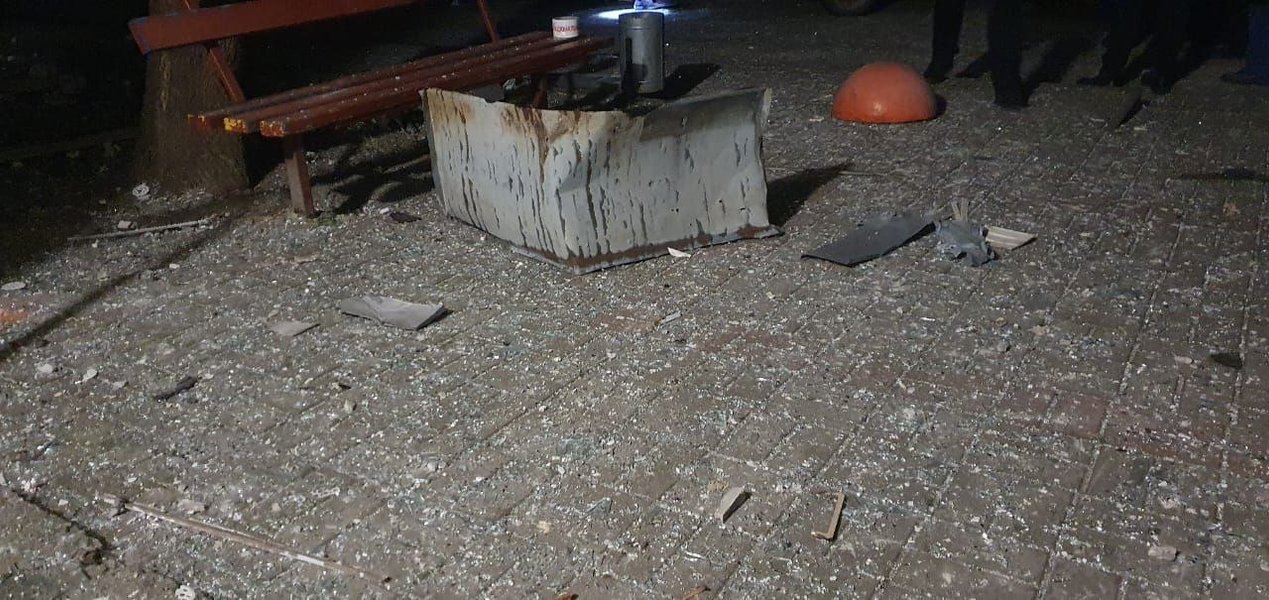 Последствия российского удара по многоэтажке в Сумах