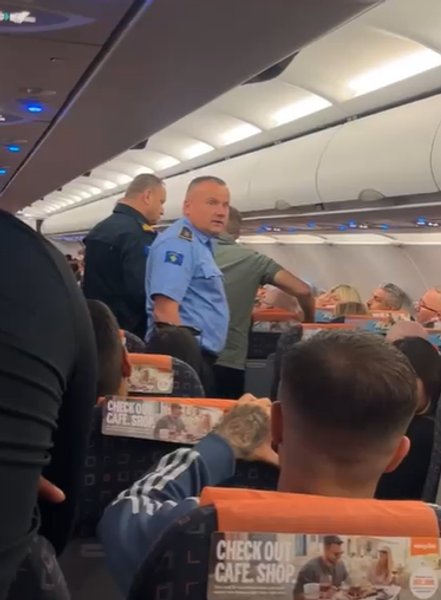літак бійка бійка на борту літака