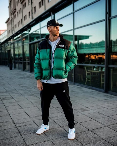 Зеленая мужская зимняя куртка 2021