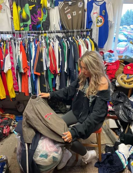 Бекки Чорлтон из города Лимм, работа, секонд-хенд, деньги, доход, перепродажа подержанных вещей