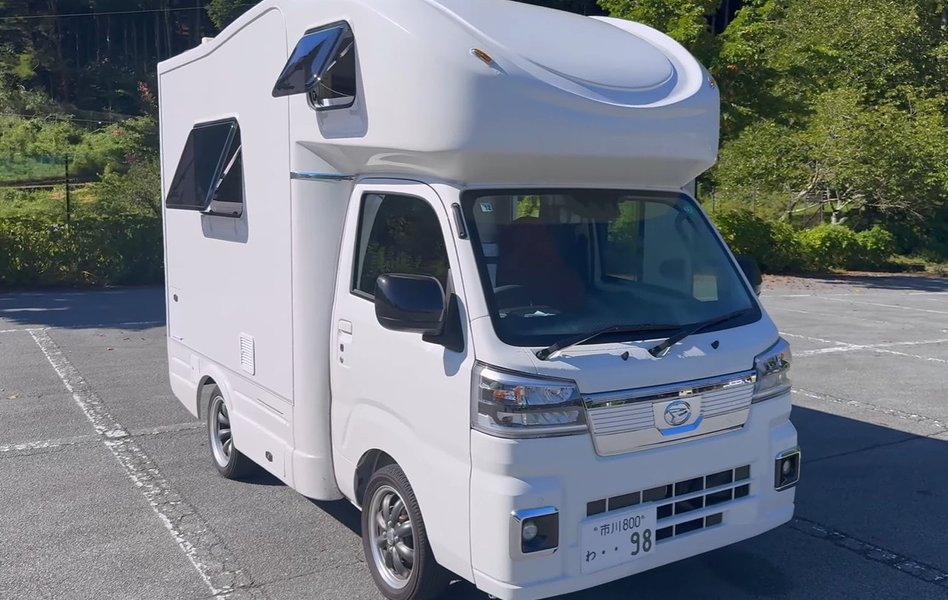 Daihatsu Hijet Star Happy 1 оснащен 660кубовым турбомотором