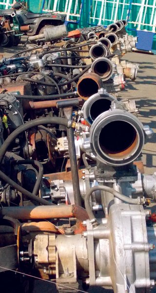 

Мотопомпы, конфискованные силовиками в 2015 году у нелегальных старателей. Удачливый владелец помпы, обнаружив жилу, может заработать до $50 тыс. за день
