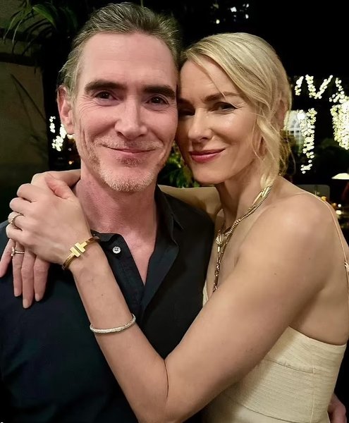 Наомі Воттс із чоловіком