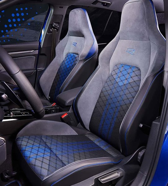 Салон Volkswagen Golf R