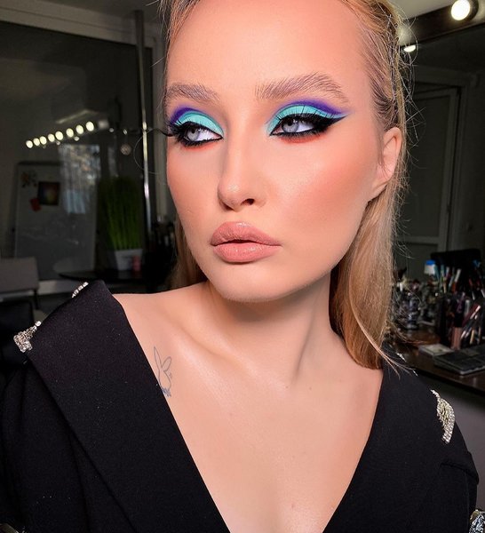 цветные стрелки, макияж, новый год макияж, новогодний макияж