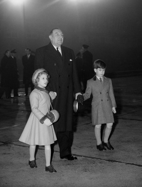Принц Чарлз и принцеса Ан през 1957 г