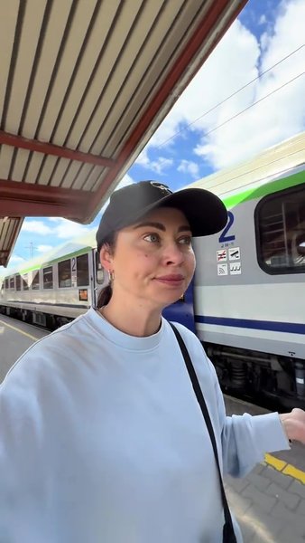 Анна Кобзар на кордоні з Польщею