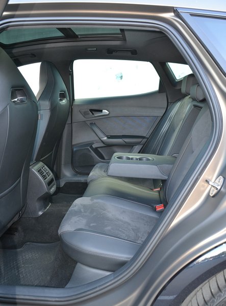 задние сиденья CUPRA Formentor