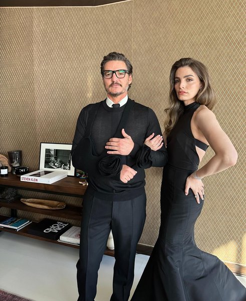 Педро Паскаль, Люкс Паскаль