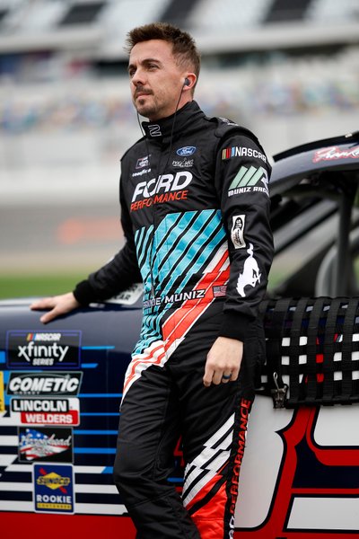 Френкі Муніз, Малкольм у центрі уваги, перегони, автогонщик