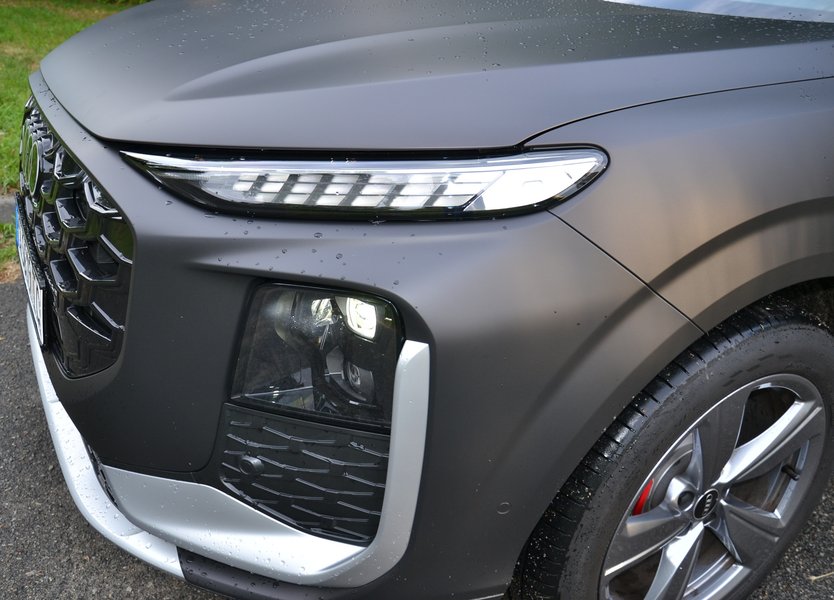 Фара Audi Q3
