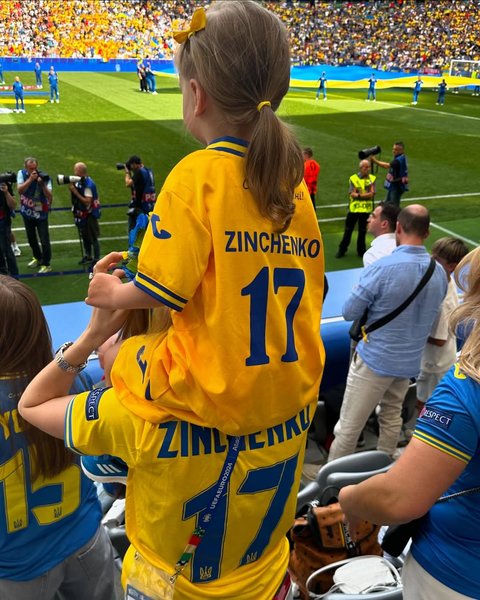 Влада Седан со старшей дочерью