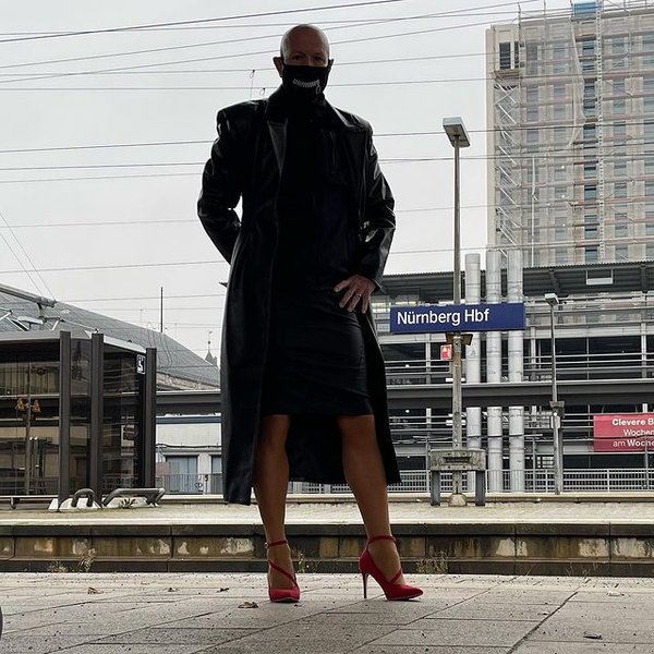 Марк Брайан, одежда