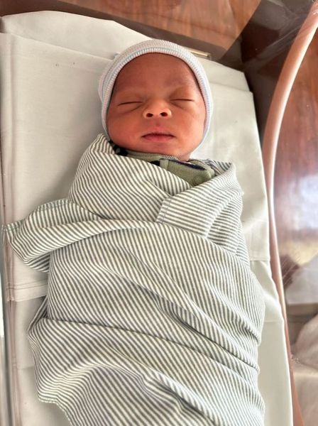 Дитина народилась на стоянці біля магазину пончиків, який подарунок від закладу вона отримала