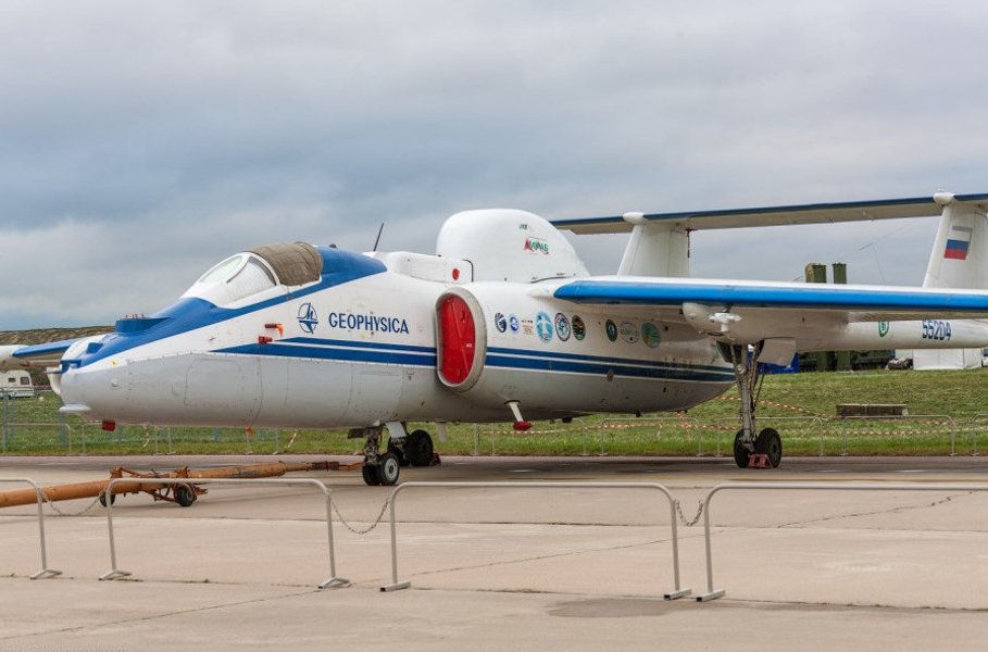 Літак РФ М-55 "Геофізика"
