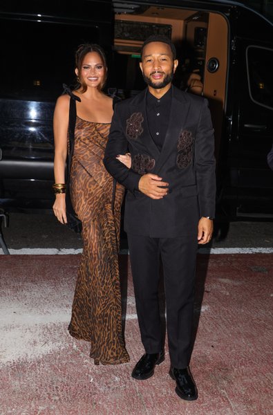 Крисси Тейген, Джон Ледженд