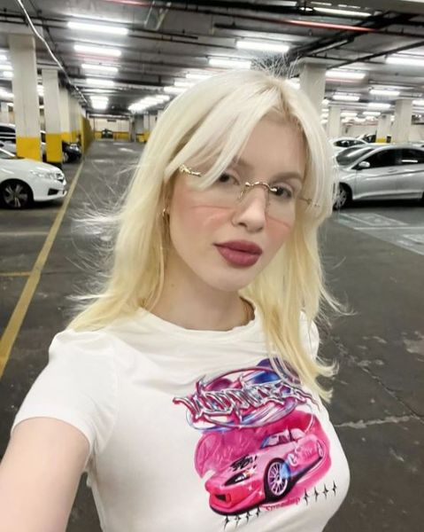 Сабрина Лоу, невеста не пригласила подружку на свадьбу, потому что та слишком красивая, курьезы, скандалы, друзья, интересные истории