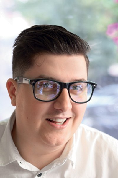 

Стас Жирков: "Театр — это не важно. Важно — медицина, учителя, шахтеры. Но если ты выбрал театр, то должен заниматься им честно и до конца"
