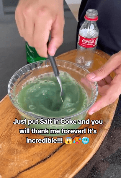 Coca-Cola, напиток, кола, кола в бутылках, моют кастрюли с Coca-Cola, вредные качества Coca-Cola, чем вредна Coca-Cola