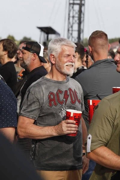 Президент Чехии на концерте AC/DC