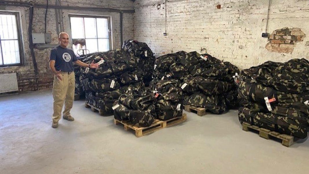 Волонтеры из США, доставки помощи в Украину, медпомощь, аптечки