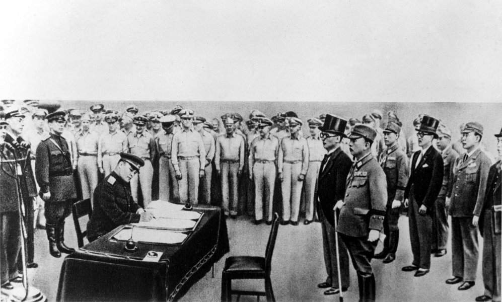 капітуляція Японії, лінкор USS Missouri, 2 вересня 1945 року, Генерал-лейтенант Кузьма Дерев'янко, лінкор Міссурі, Акт про капітуляцію Японії