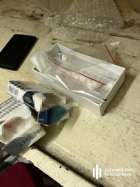 ДБР, наркотики, психотропи, військові