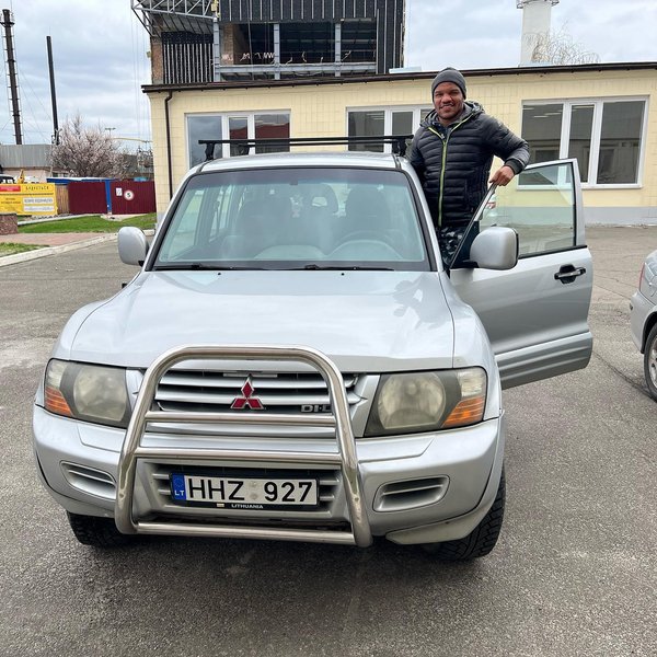 Роман Зозуля, Жан Беленюк, авто для ВСУ, авто для армії, броньовані авто, Iveco Daily, Mitsubishi Pajero, Ford Ranger