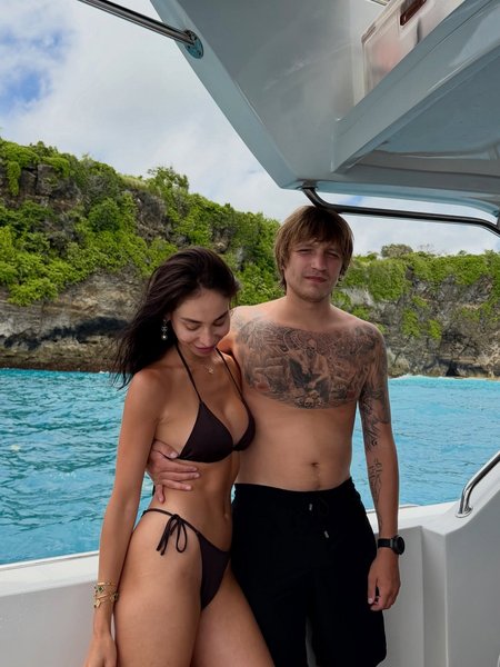 Игорь Комаров и его девушка Ева Мишалова