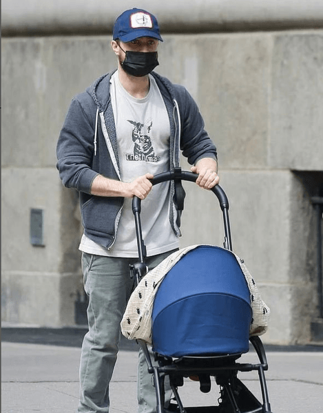 Деніел Редкліфф, коляска, прогулянка