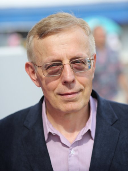 

Юрий Стратович: "Если где-то ребенок ведет себя спокойно, может часами играть на планшете или смотреть телевизор, то гиперактивность тут ни при чем. Просто иногда детям сложно организоваться, а родители часто в этом им не помогают"
