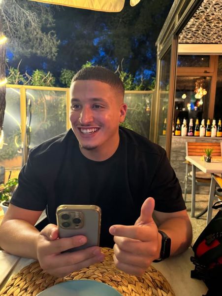 Чоловік, в якого колись вкрали паспорт, тепер не може знайти роботу, на нього повісили тяжкі злочини, історії з життя