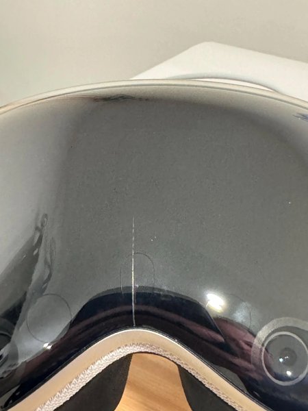 Vision Pro трещина