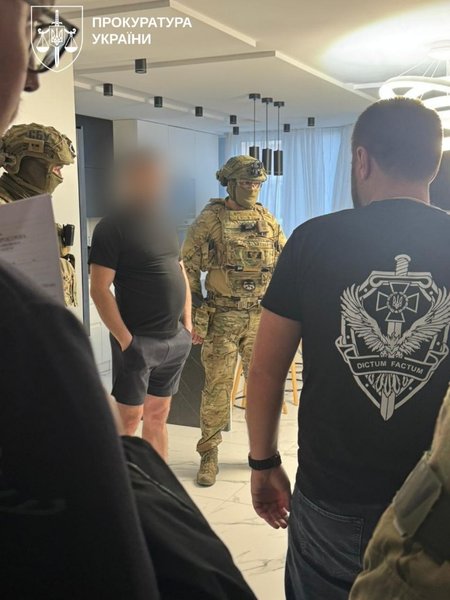 В Украине разоблачили коррупционную схему в полиции, где чиновников подозревают в "крышевании" незаконных студий с интимным контентом.