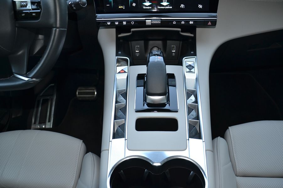 багажник DS7, новый DS7, кроссовер DS7, DS7 E-Tense, DS7 2024