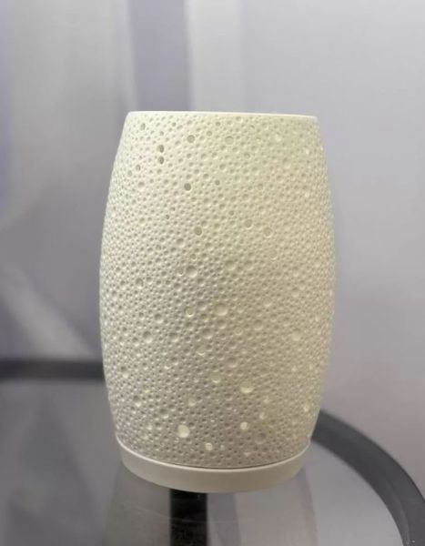 Свічник за 4 долари виявився брендовим, жінка не могла повірити своїм очам, коли побачила ціну, цікаві знахідки