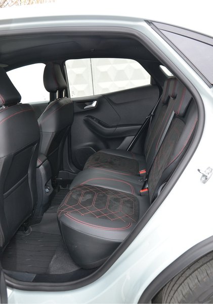 задние сиденья Ford Puma, новый Ford Puma, кроссовер Ford, Ford Puma 2025, Ford Puma 2025