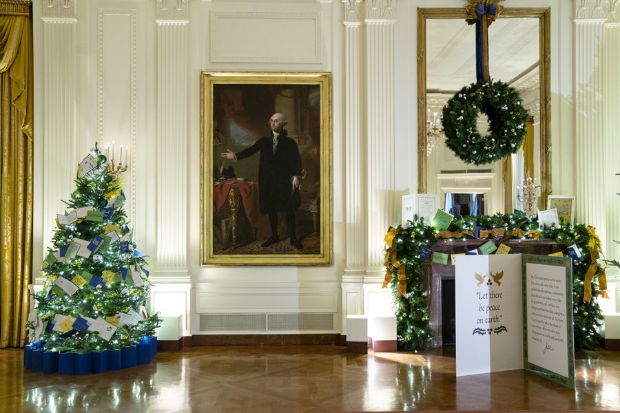 Белый дом Рождество 2021