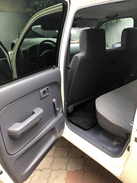 салон Toyota Hilux, Toyota Hilux 2005, пикап Toyota, капсула времени