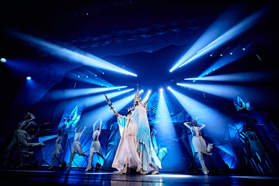 оля полякова, "Нова Cнігова королева", новогоднее шоу, новогоднее представление, шоу во дворце украина, дворец украина, мюзикл снежная королева, украинский мюзикл, новый год